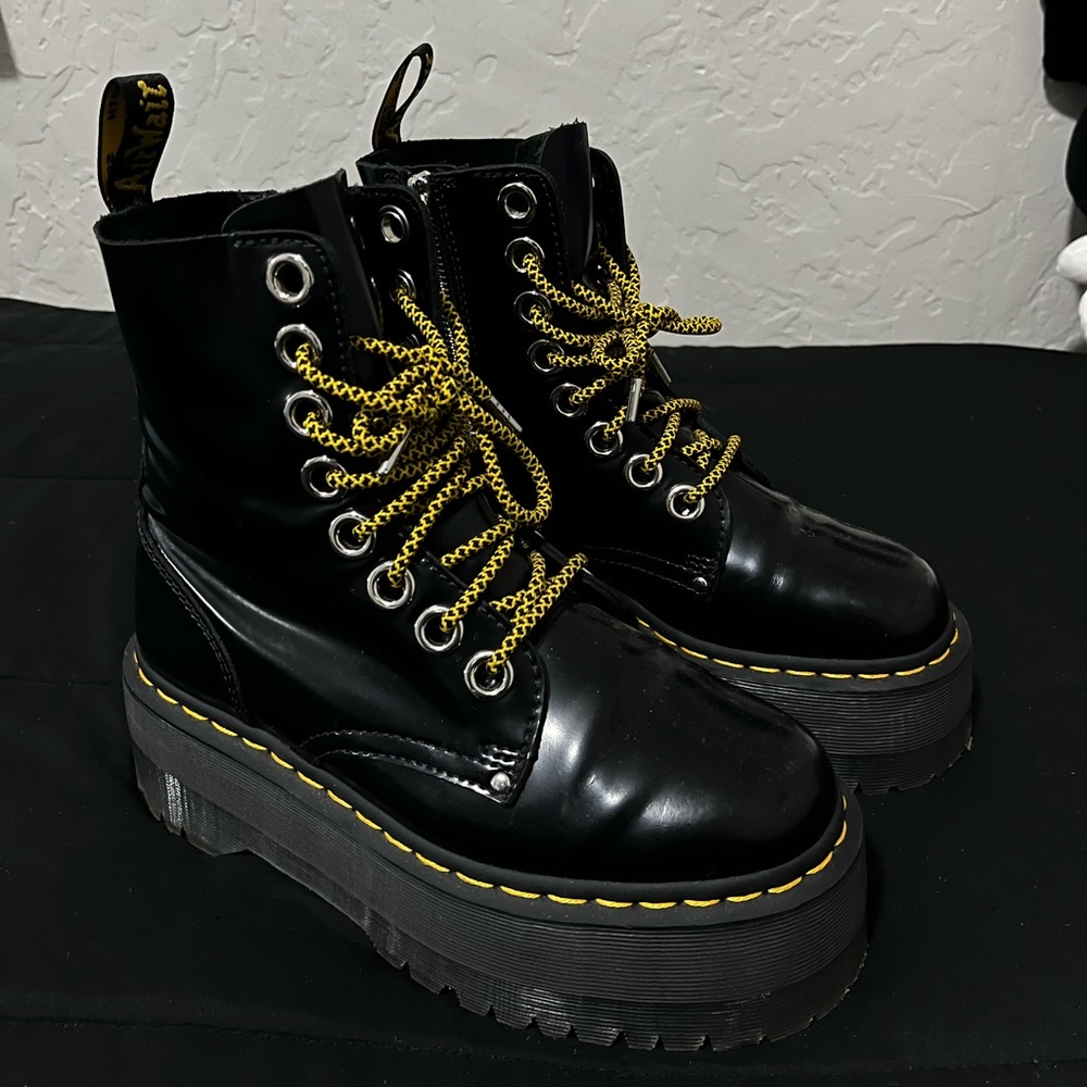 Vegan Jadon Boot Max Platform Dr. Martens